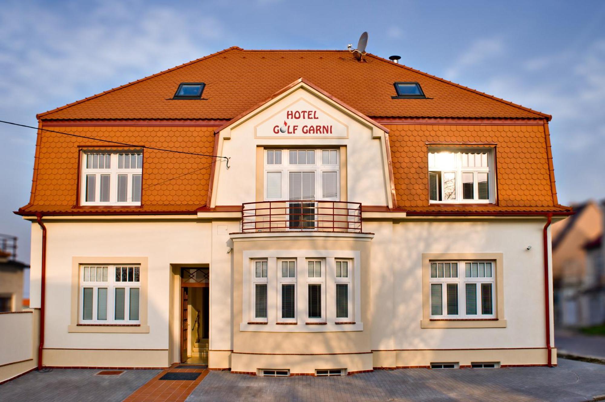 Hotel Golf Garni Mikulov Exterior foto